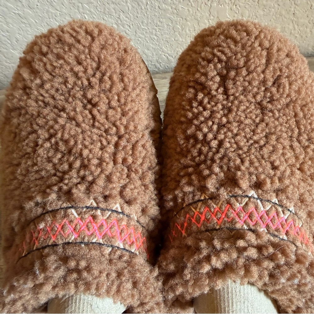 UGG Tazz Braid Platform Slippers Women’s Size 7 Hardwood Color - Picture 8 of 16